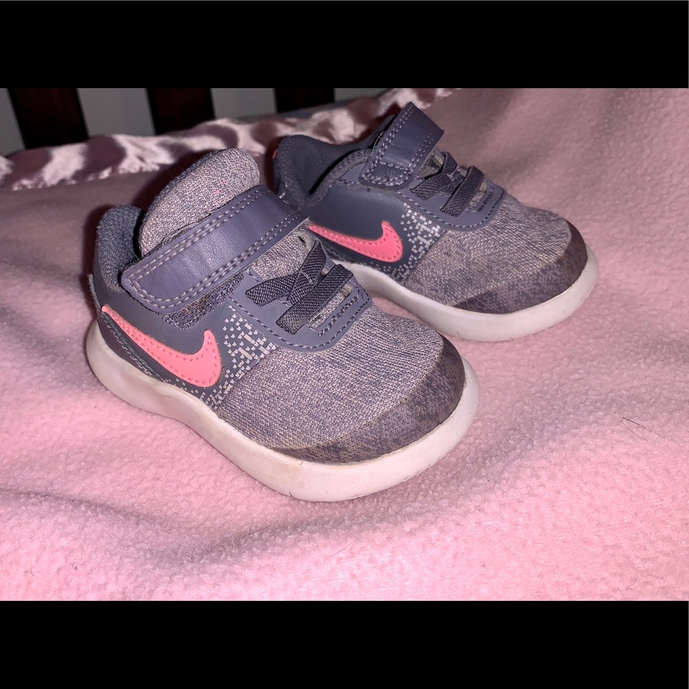Baby Girl Nike Shoes size 4